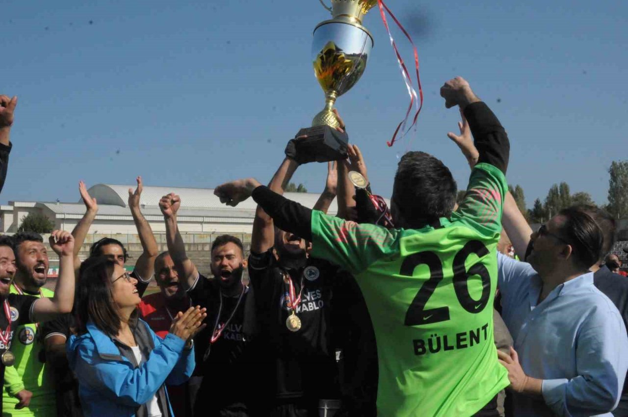 Ampute Futbol Türkiye Kupası Alves Kablo’nun oldu