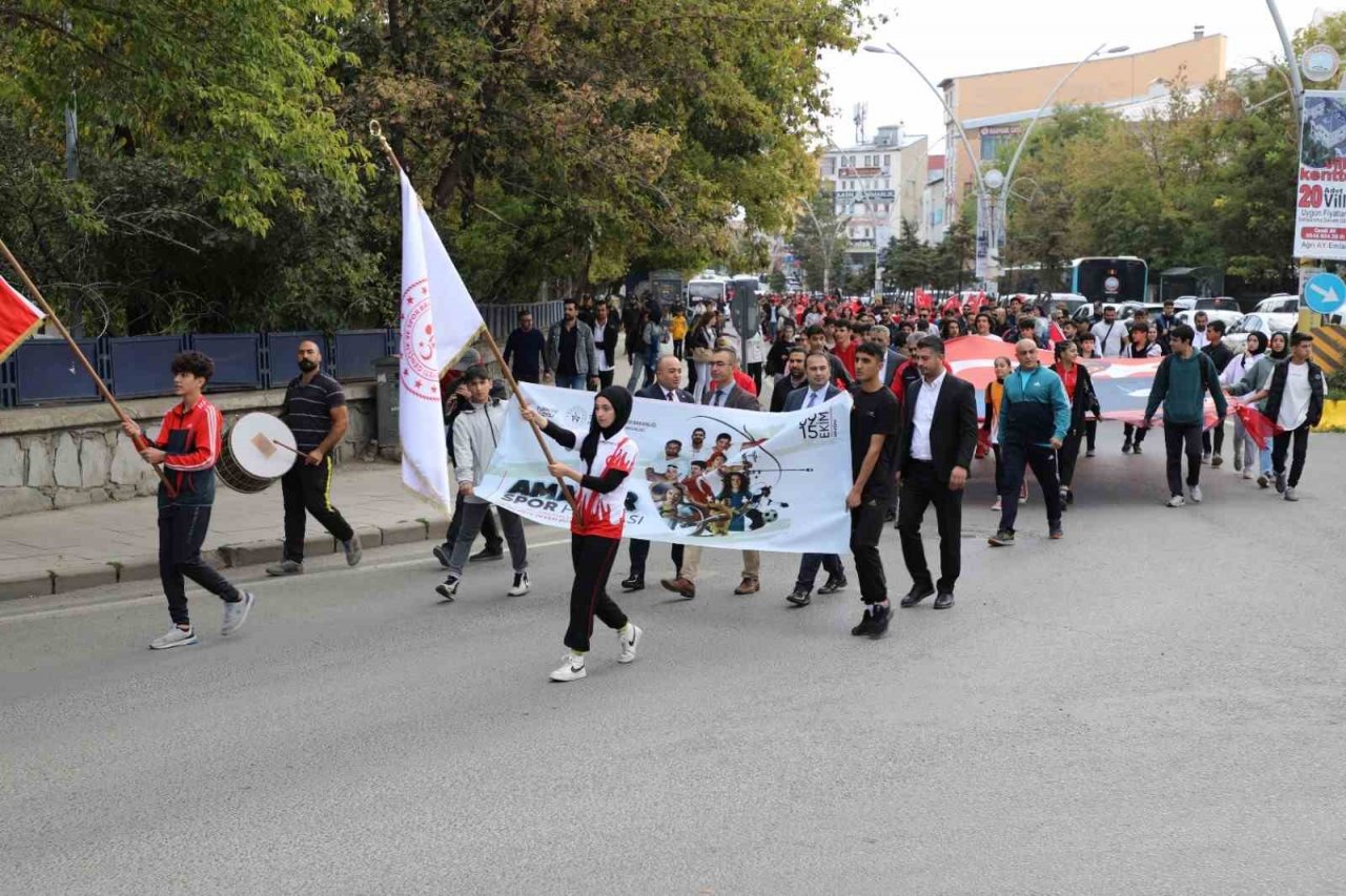 Ağrı’da ’Amatör Spor Haftası’ etkinlikleri kortej yürüyüşü ile başladı