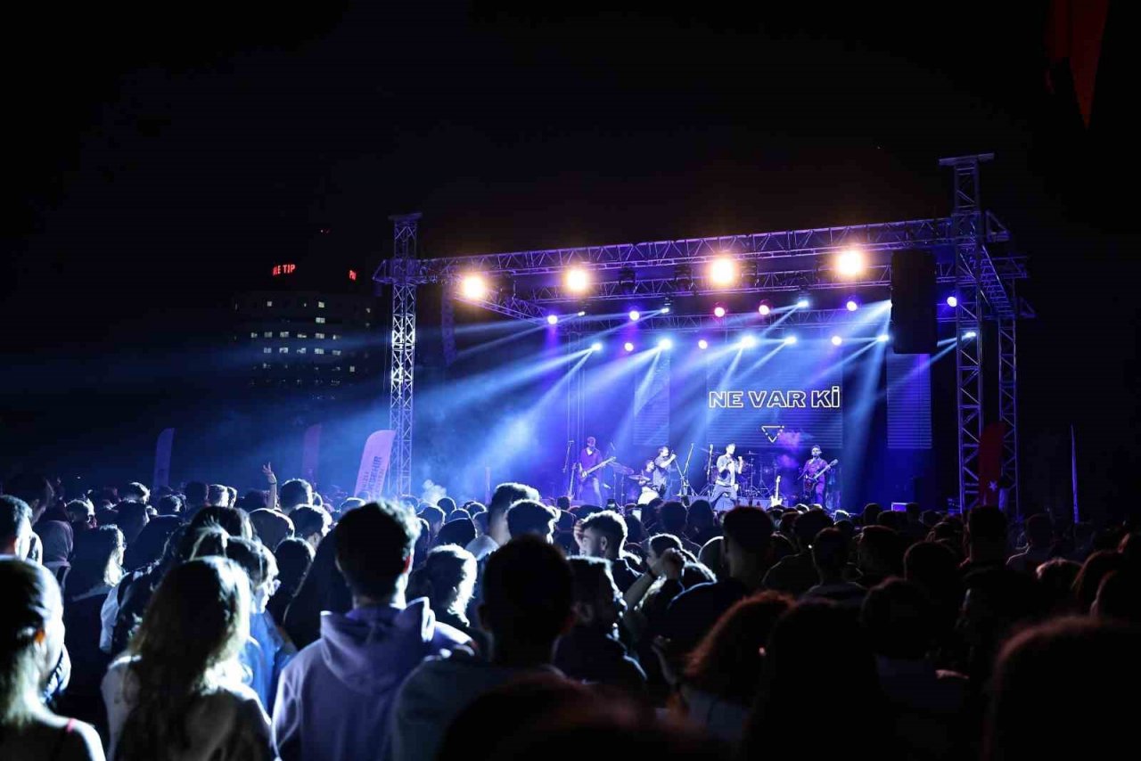 Büyükşehir Gençlik Festivali renkli görüntülerle sona erdi