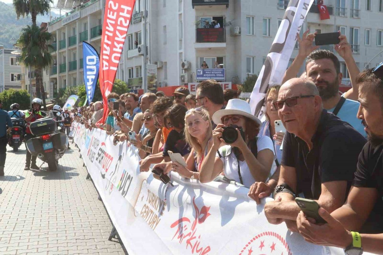 Cumhurbaşkanlığı Türkiye Bisiklet Turu’nun Fethiye-Babadağ etabı başladı