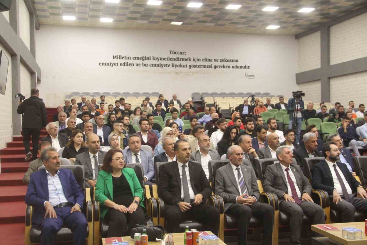 Elazığ’da Akıllı Şehirler ve Akıllı Belediyecilik Uygulamaları Paneli düzenlendi