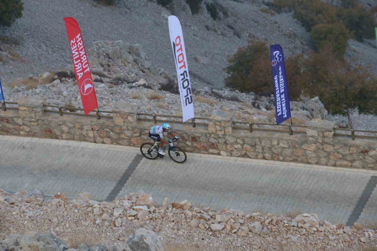 Türkiye Bisiklet Turu’nun Fethiye-Babadağ etabı geçildi
