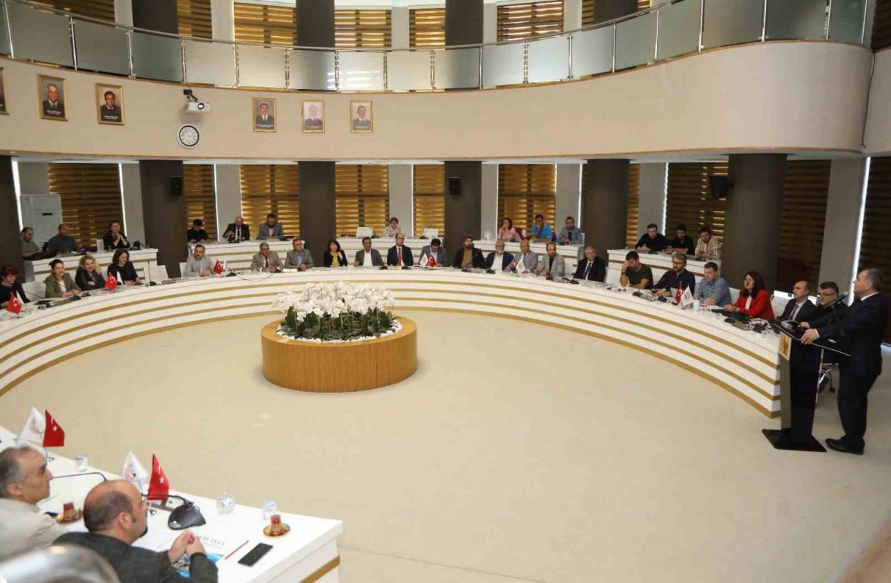 ERÜ’de "2023-2024 Eğitim-Öğretim Yılı Hazırlık Çalıştayı" düzenlendi