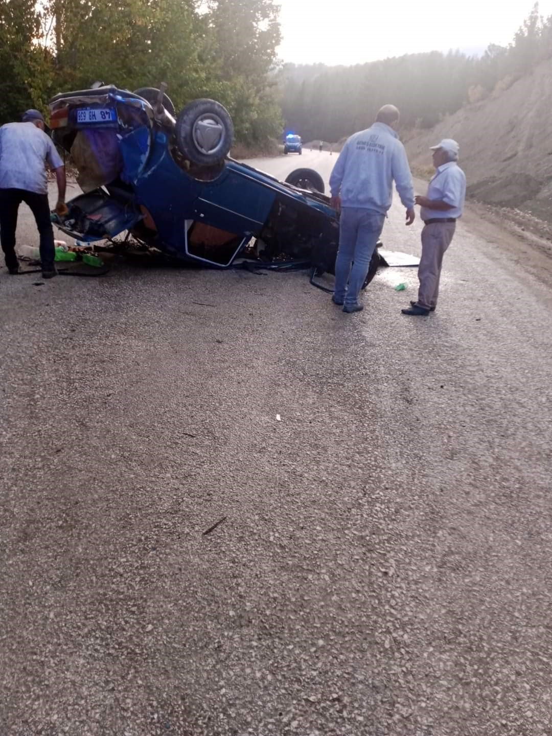 Burdur’da kontrolden çıkan otomobil takla attı: 3 yaralı