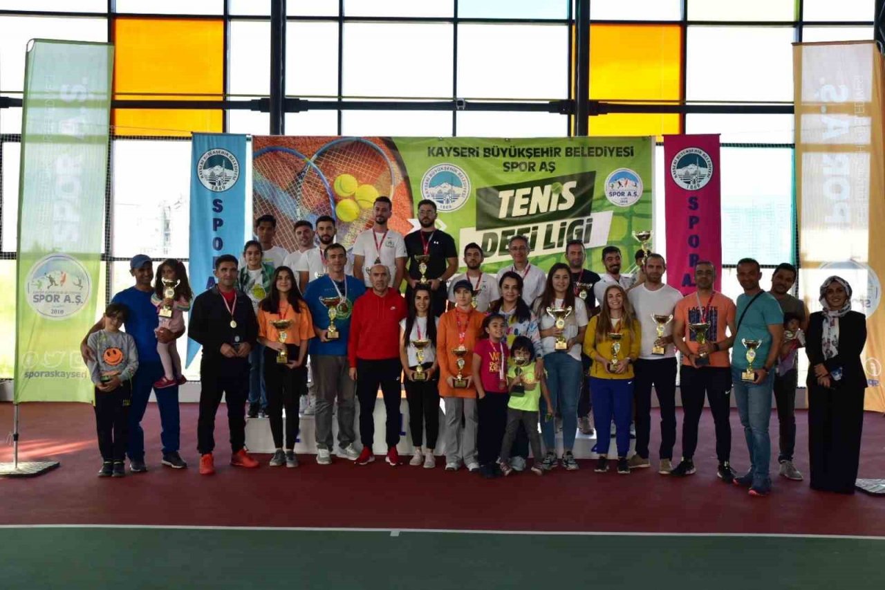 Büyükkılıç’tan Tenis Defi Ligi Sporcularına Tebrik