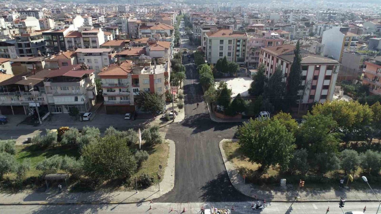 Salihli’de Şehit İlhan Varank Kavşağı asfaltlandı