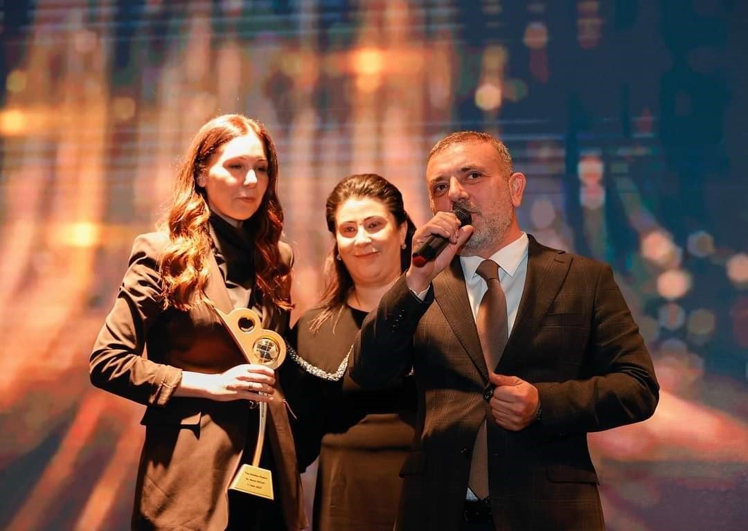 Yılın belediye başkanı ödülü Sincan Belediye Başkanı Murat Ercan’a