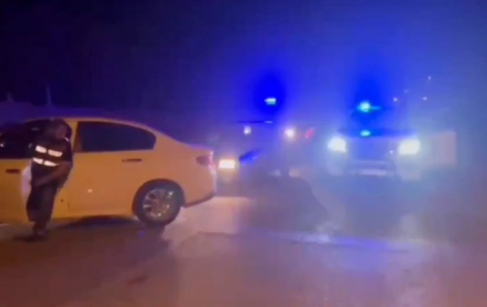 Antalya'da hareket halindeki otomobile operasyon! 3 suç makinesi 14 ruhsatsız tabanca ile yakalandı