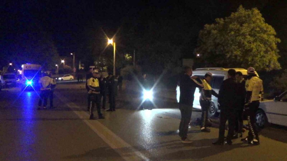 Denizli’de yabancı plakalı lüks otomobil çarpıp kaçtı! 2 genç hayatını kaybetti