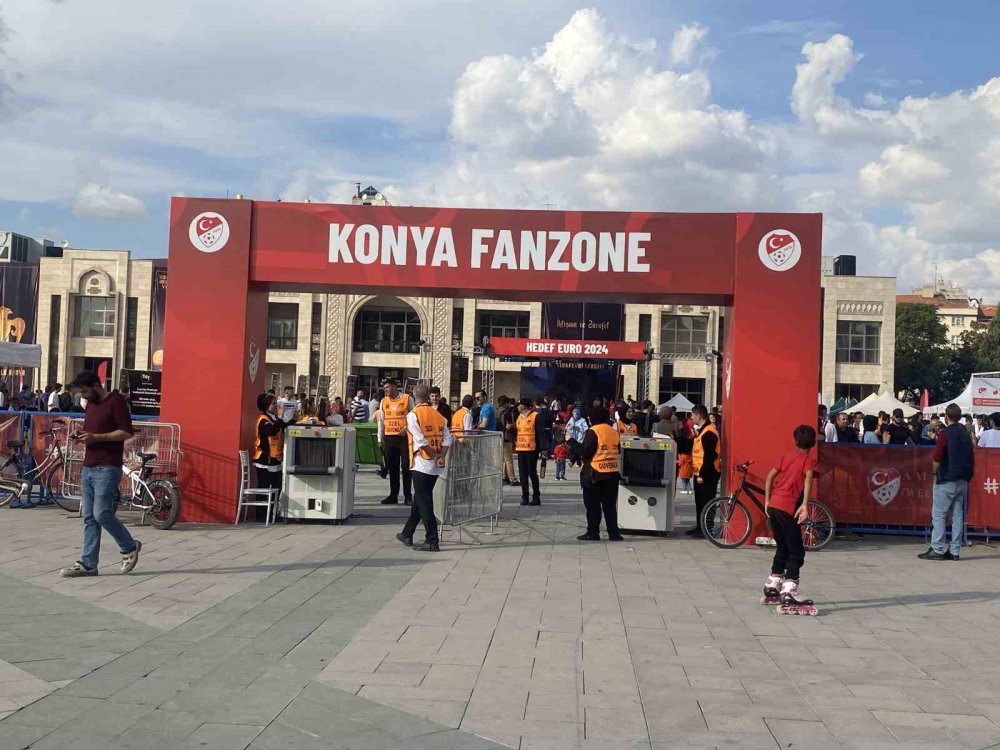 Konya’da milli maç heyecanı! Eski milliler Konyalılarla buluştu