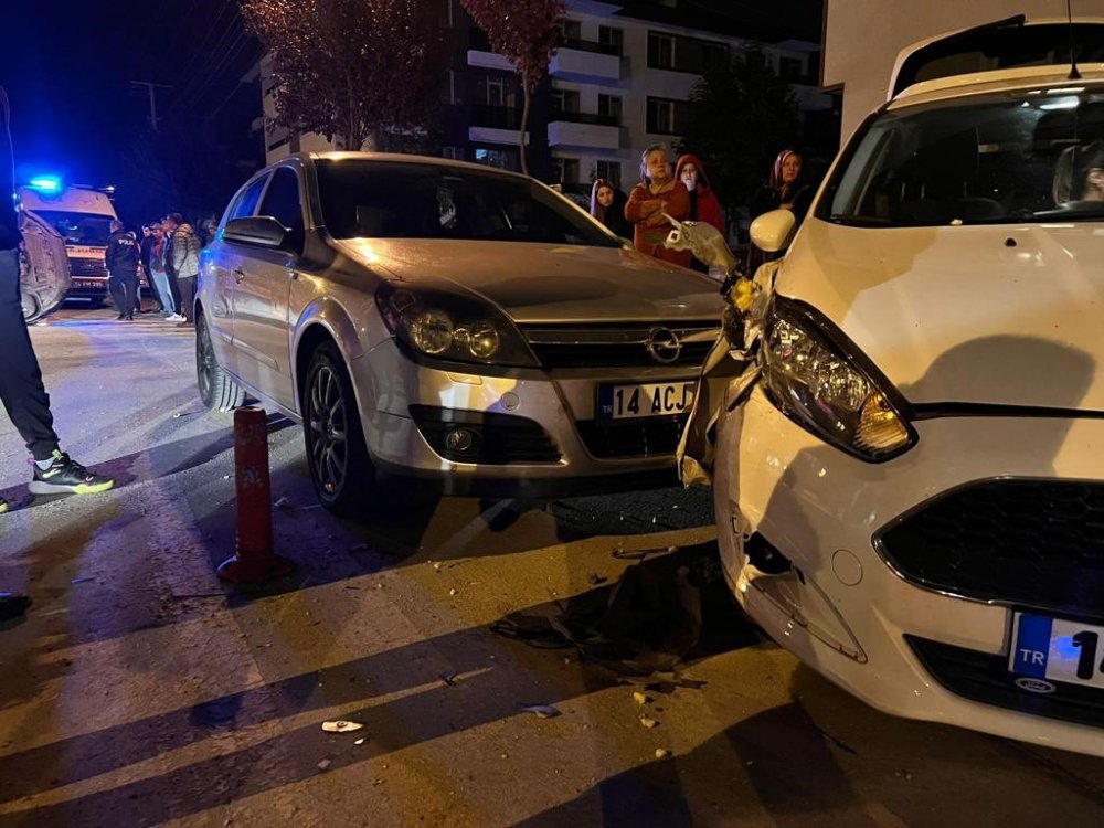 Bolu Karıştı:2 Araca Çarpıp Takla Attı