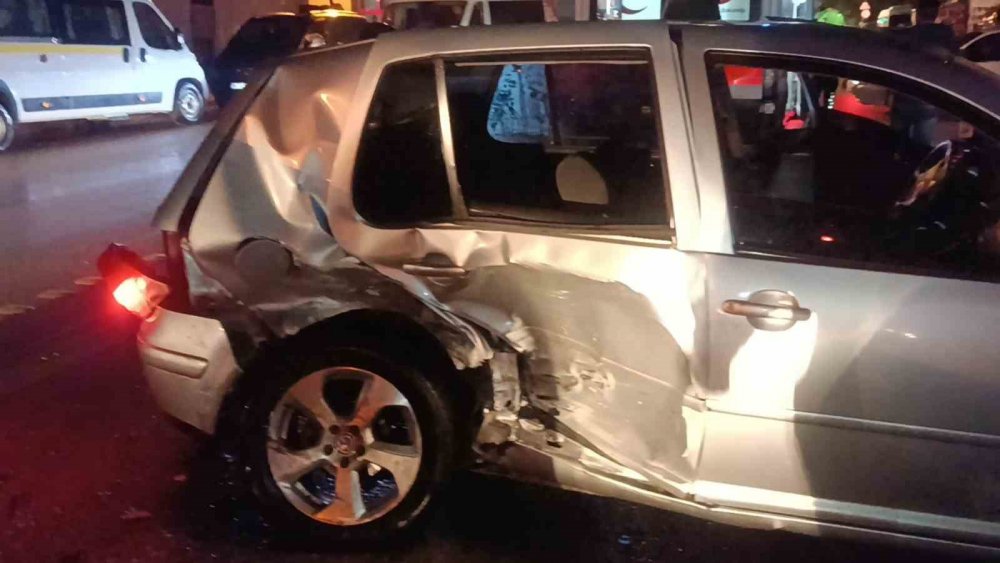 Kocaeli'ye yağmur yağdı böyle oldu:Kaydı geldi vurdu 3 kişi yaralı