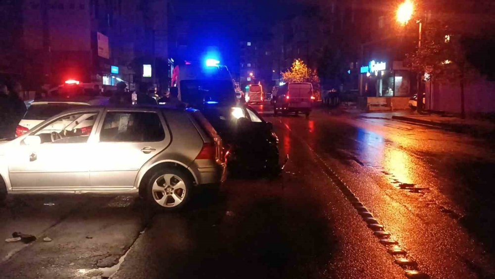 Kocaeli'ye yağmur yağdı böyle oldu:Kaydı geldi vurdu 3 kişi yaralı