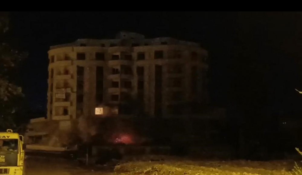 2 deprem ve 650 kilo patlayıcı Gaziantep'deki binayı yıkamadı