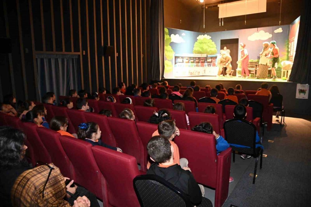 Konya Selçuklu’da öğrencilere tiyatro ile sıfır atık bilinci