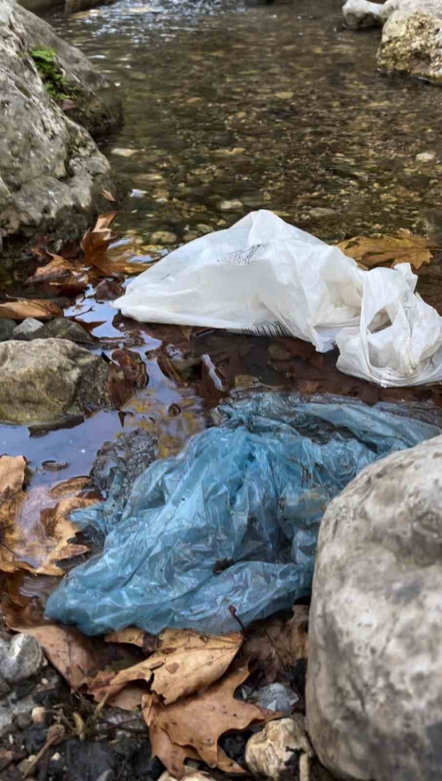 Konyaaltı'nda çirkin görüntü! 'Geyikbayırı’nı keşfedin ama kirletmeyin' tepkisi