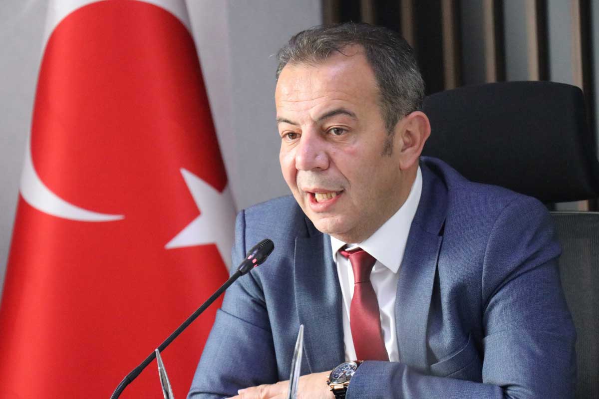 tanju-ozcan.jpg