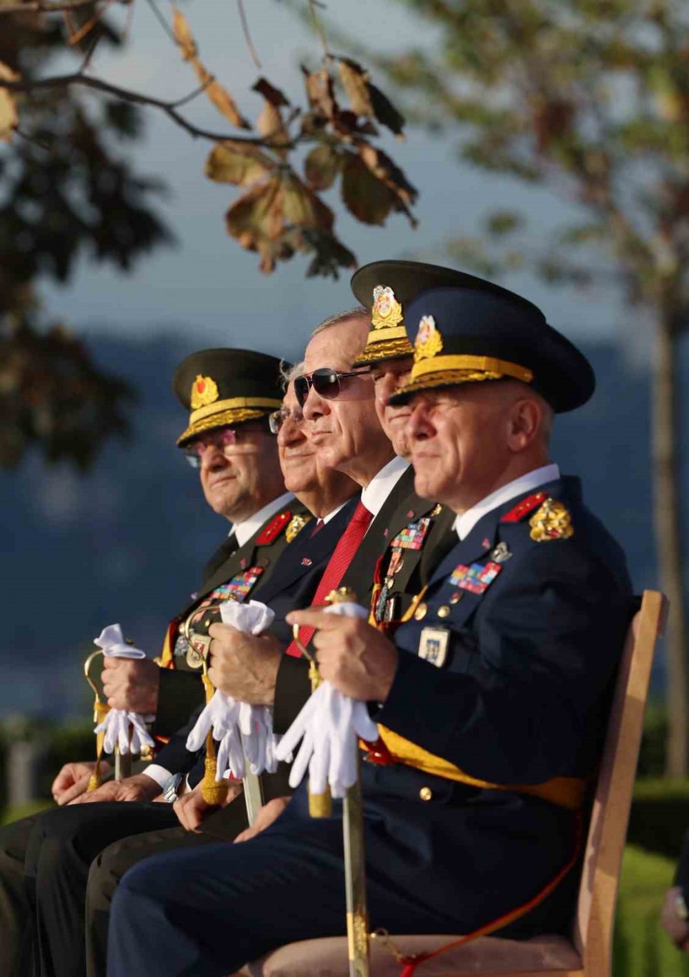 Türk Yıldızları ve Türk donanmasından 100. yılda nefes kesen gövde gösterisi! Cumhurbaşkanı Erdoğan’ı böyle selamladı