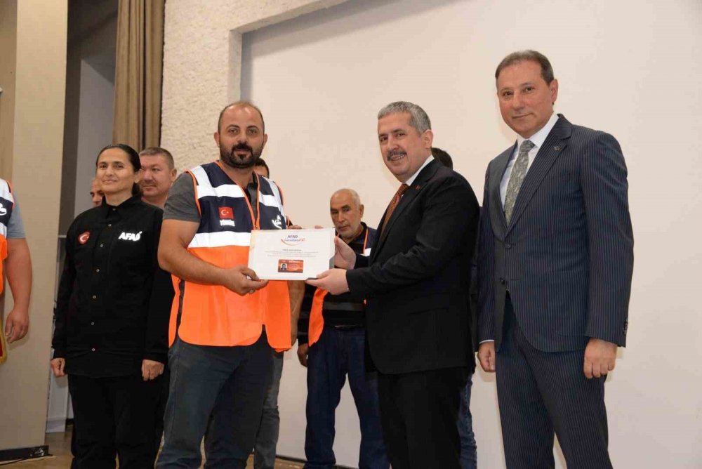 Bakan Yardımcısı Gürcan Konya'da esnaf odaları başkanları ve AFAD ekibi ile buluştu