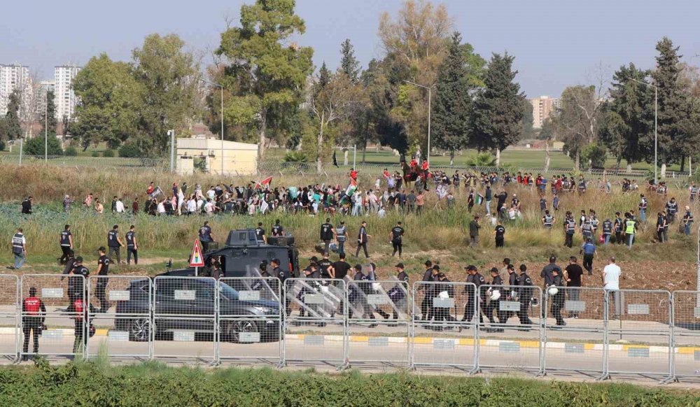 Gazze'ye destek protestosu yarıda kesildi! İHH Başkanı Yıldırım'dan İncirlik'teki provokasyona tepki