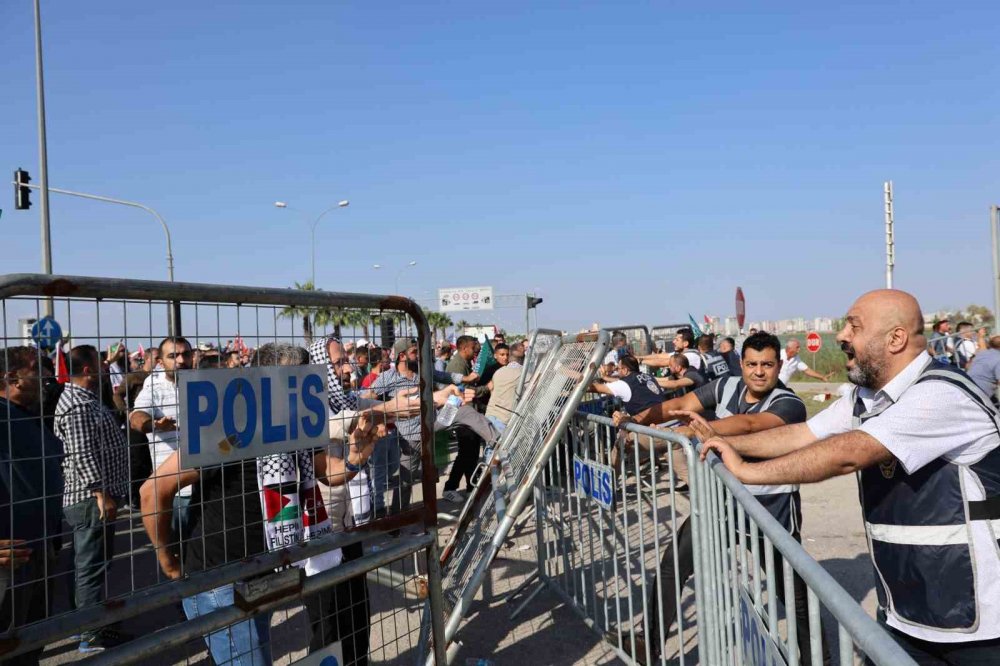 Gazze'ye destek protestosu yarıda kesildi! İHH Başkanı Yıldırım'dan İncirlik'teki provokasyona tepki