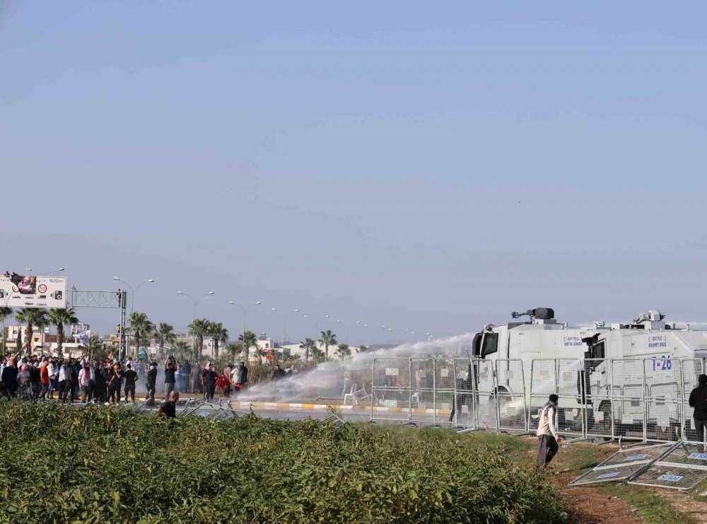 Gazze'ye destek protestosu yarıda kesildi! İHH Başkanı Yıldırım'dan İncirlik'teki provokasyona tepki