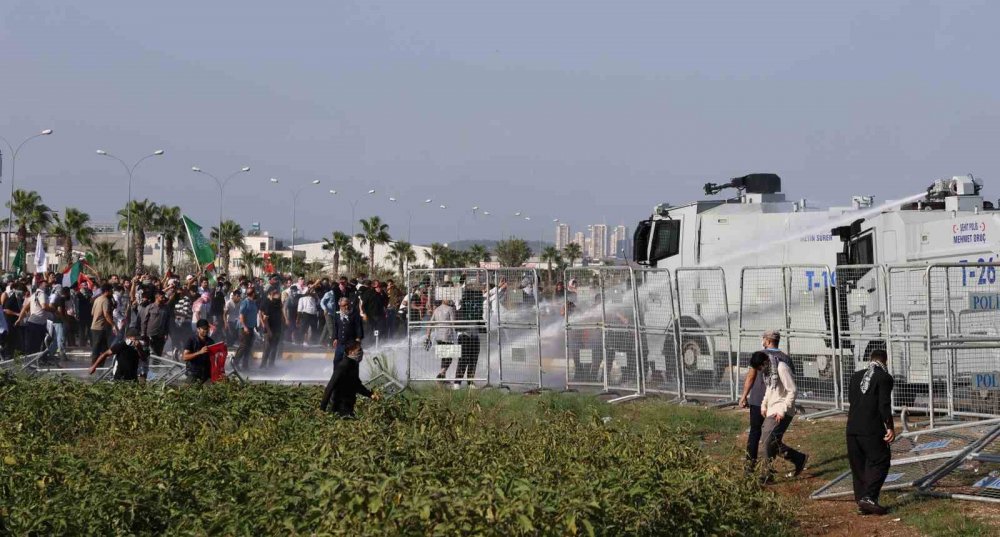 Gazze'ye destek protestosu yarıda kesildi! İHH Başkanı Yıldırım'dan İncirlik'teki provokasyona tepki