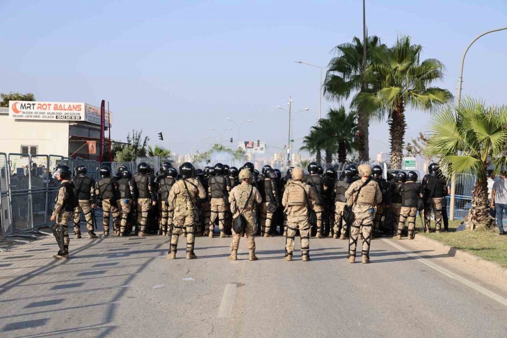 Gazze'ye destek protestosu yarıda kesildi! İHH Başkanı Yıldırım'dan İncirlik'teki provokasyona tepki