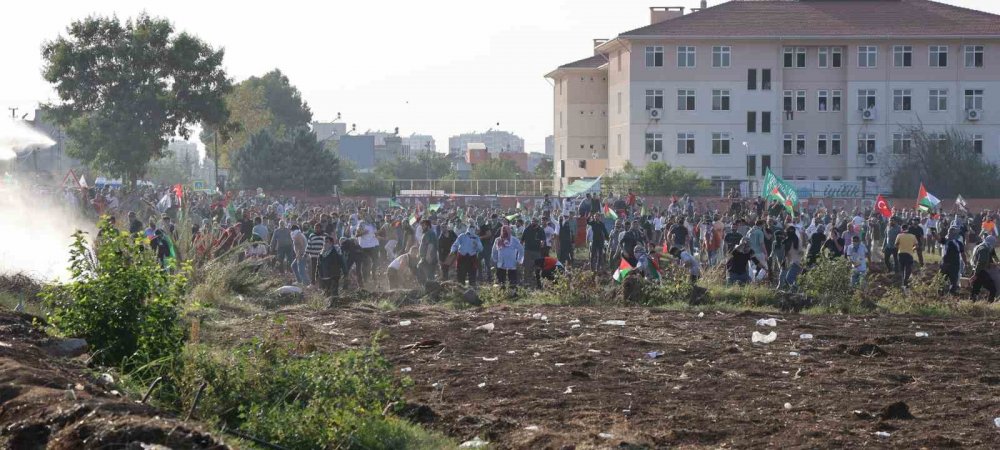 Gazze'ye destek protestosu yarıda kesildi! İHH Başkanı Yıldırım'dan İncirlik'teki provokasyona tepki