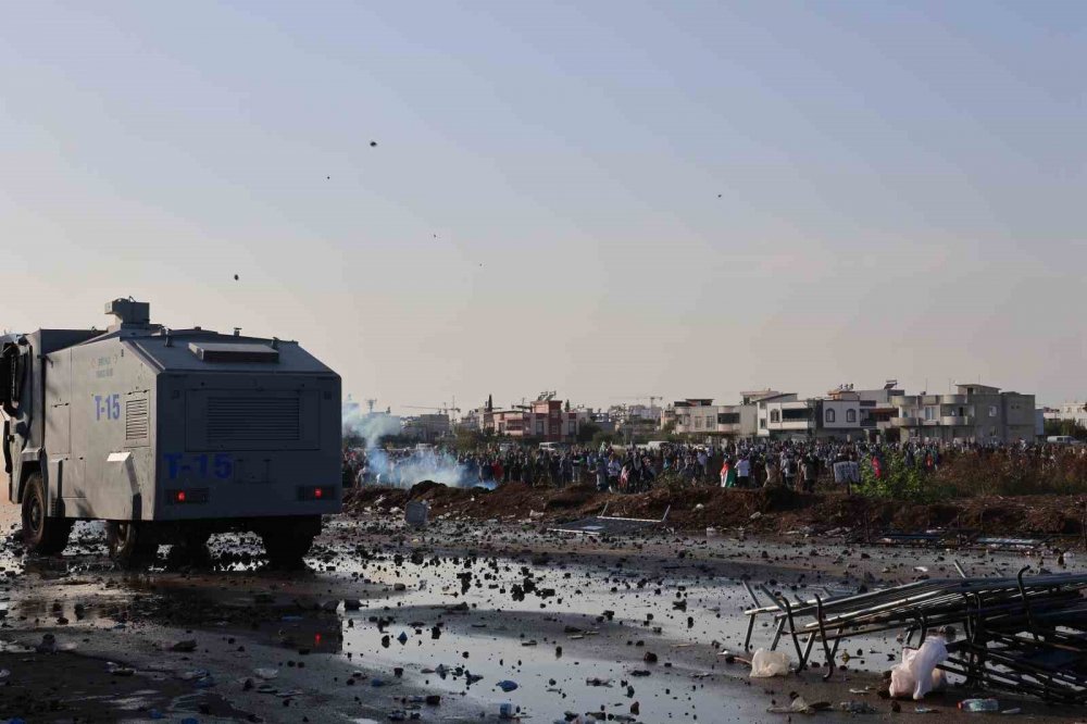 Gazze'ye destek protestosu yarıda kesildi! İHH Başkanı Yıldırım'dan İncirlik'teki provokasyona tepki