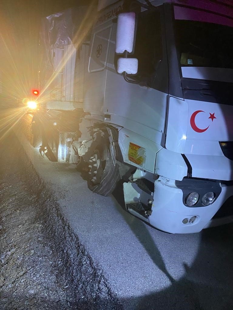 Konya’da tıra çarpan otomobil alev aldı: 23 yaşındaki genç ile yanındaki kadın hayatını kaybetti