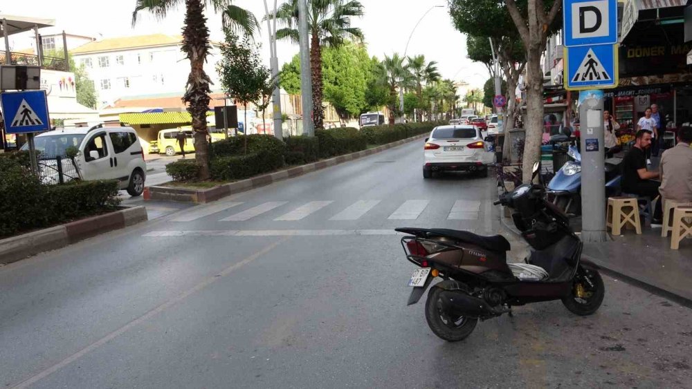 Antalya'da iyilikten maraz doğdu: Motosikletli sürücü yaralı