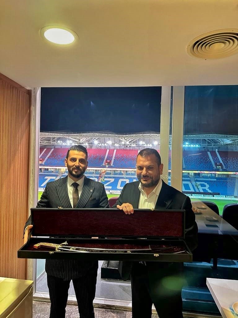 Trabzonspor Başkanı Ertuğrul Doğan’a Konya'da işlemeli kılıç hediye edildi