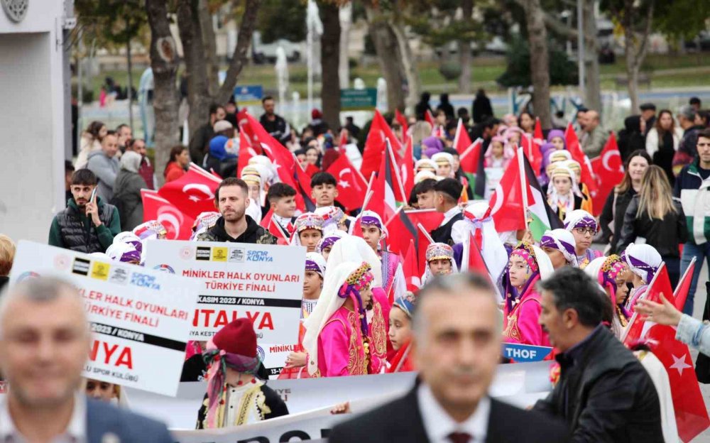Konya’da Halk Oyunları Minikler Türkiye Şampiyonası korteji