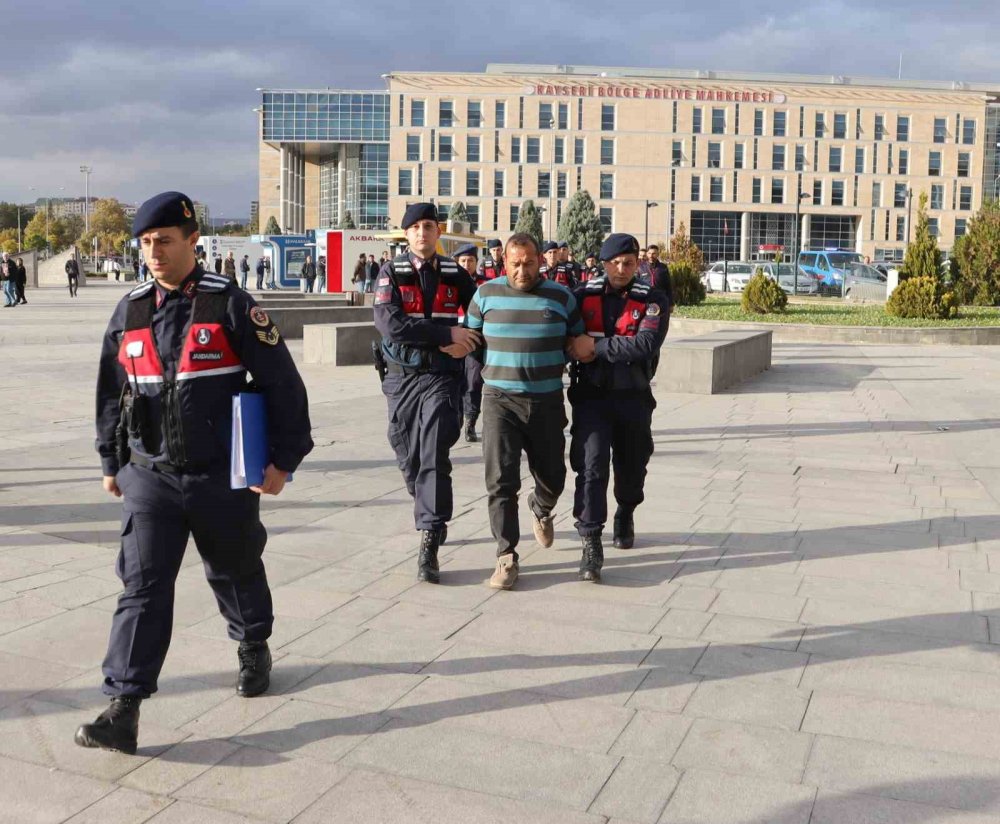 Hasibe Soykuk'un katilini kan lekeleri ele verdi