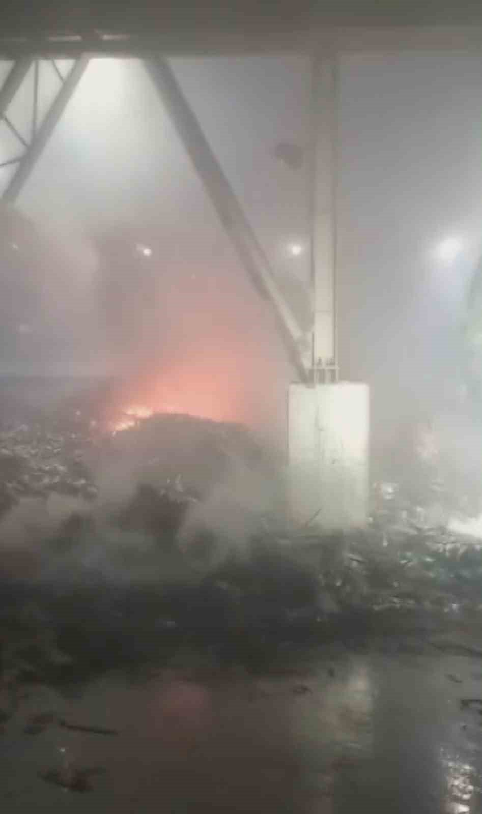 Tosyalı Demir Çelik Fabrikası’ndaki patlamanın yeni görüntüleri ortaya çıktı