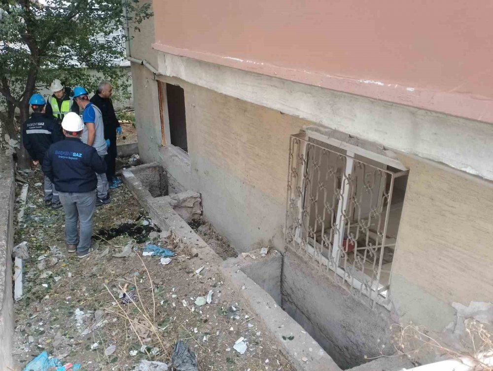 Ankara Sincan'da 4 katlı binada doğalgaz patladı