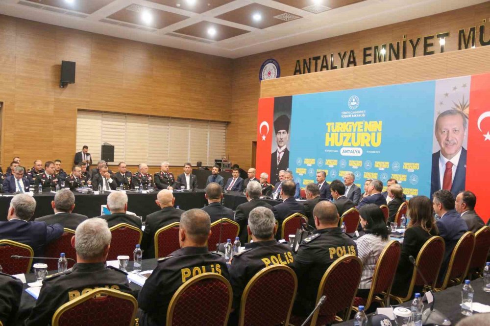 Bakan Yerlikaya: Uyuşturucu tacirlerine hayatı zehir edeceğiz