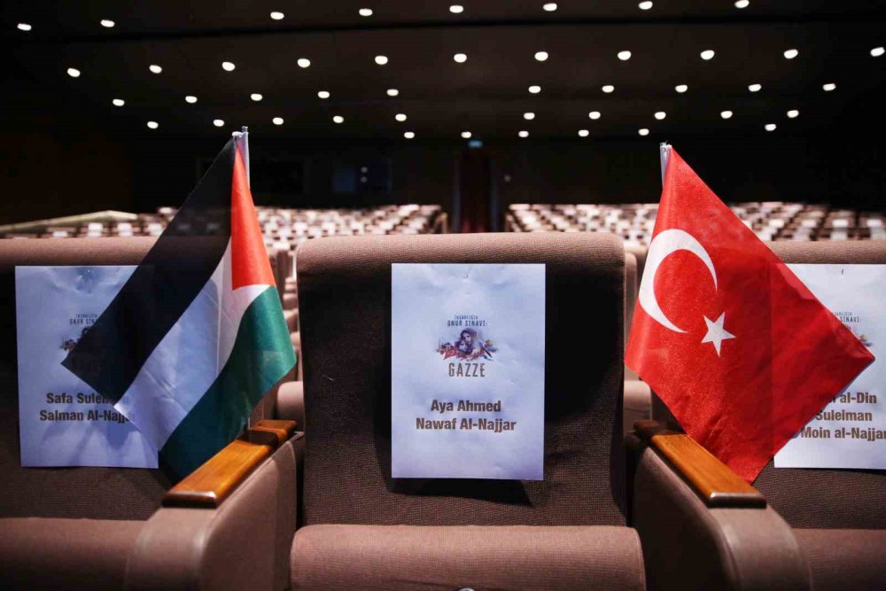 Sinema koltukları Gazze’de şehit olan çocuklara ayrıldı