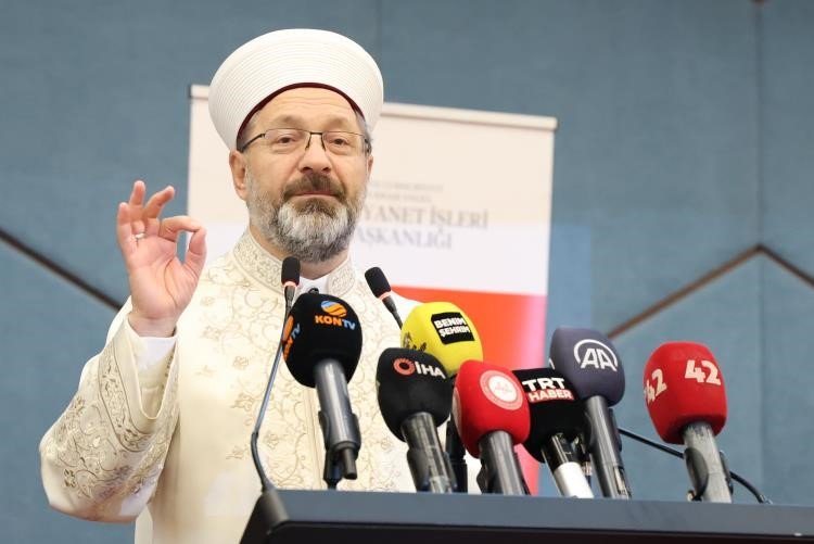 Diyanet İşleri Başkanı Erbaş, Konya'da 'Hayırseverler Buluşması'na katıldı