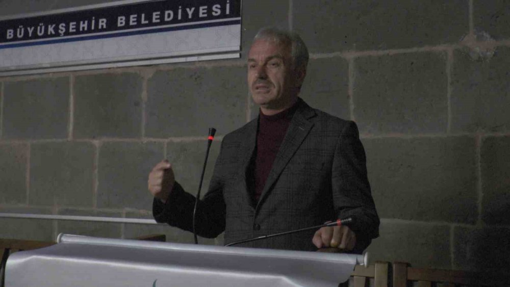 'Şuurlu Müslüman ve Kudüs' konferansı! Çocuk katliamına dikkat çekildi