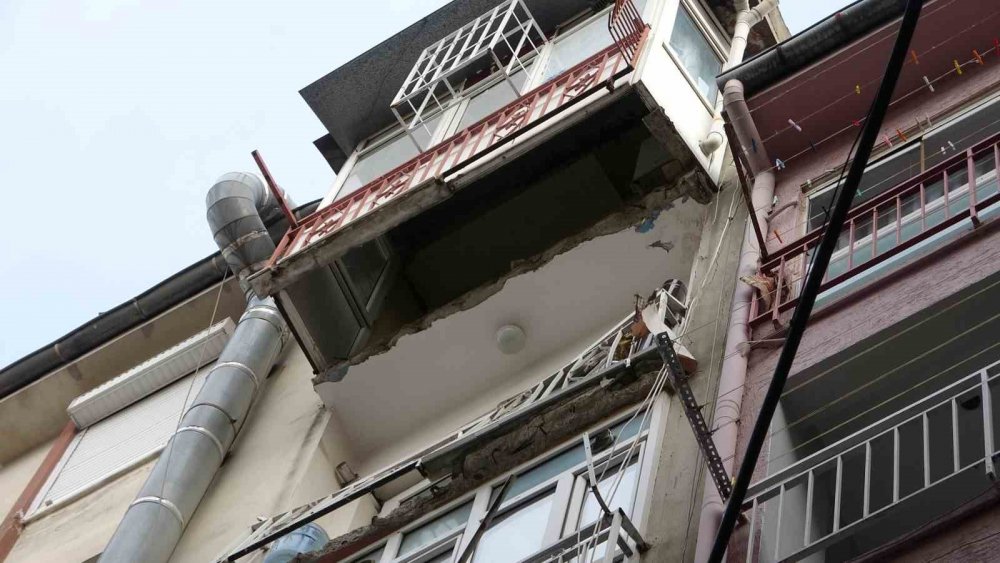 Muzaffer Gümüş can vermişti: O balkonun çökme anını kamera kaydetti