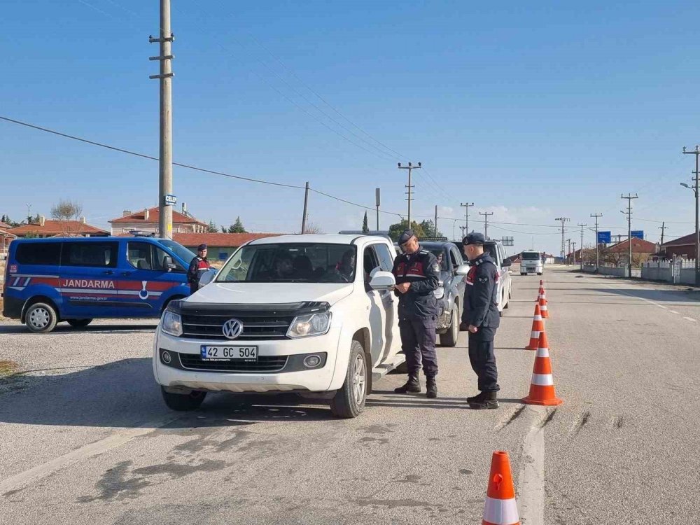 Kulu'da okul servisleri ve araçlara asayiş uygulaması