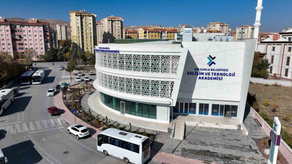 Konya'da öğrenciler yeteneklerini bu akademide keşfediyor