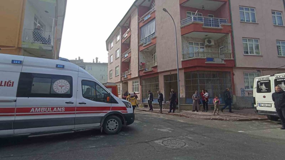 Polisten kaçan cezaevi firarisi tuvaletin havalandırmasına sıkıştı