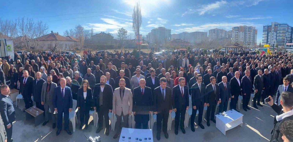 Başkanın kendi imkanlarıyla yaptırdığı Durdane-Hulusi Oprukçu Aile Sağlığı Merkezi açıldı