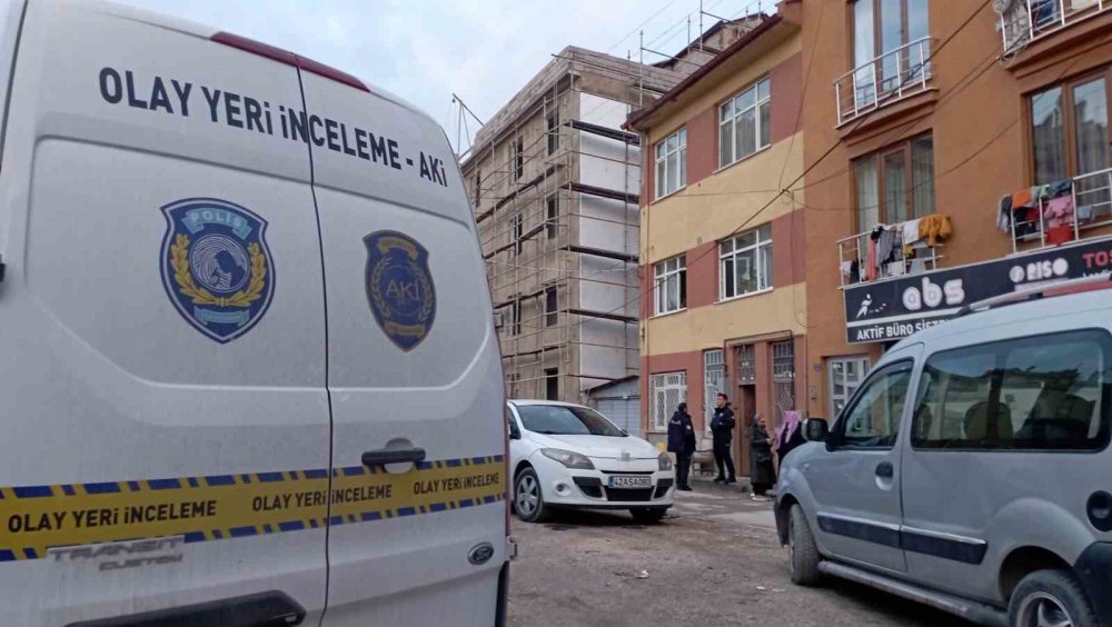 Sobadan zehirlenen Zübeyde Ay toprağa verildi, kızının tedavisi devam ediyor
