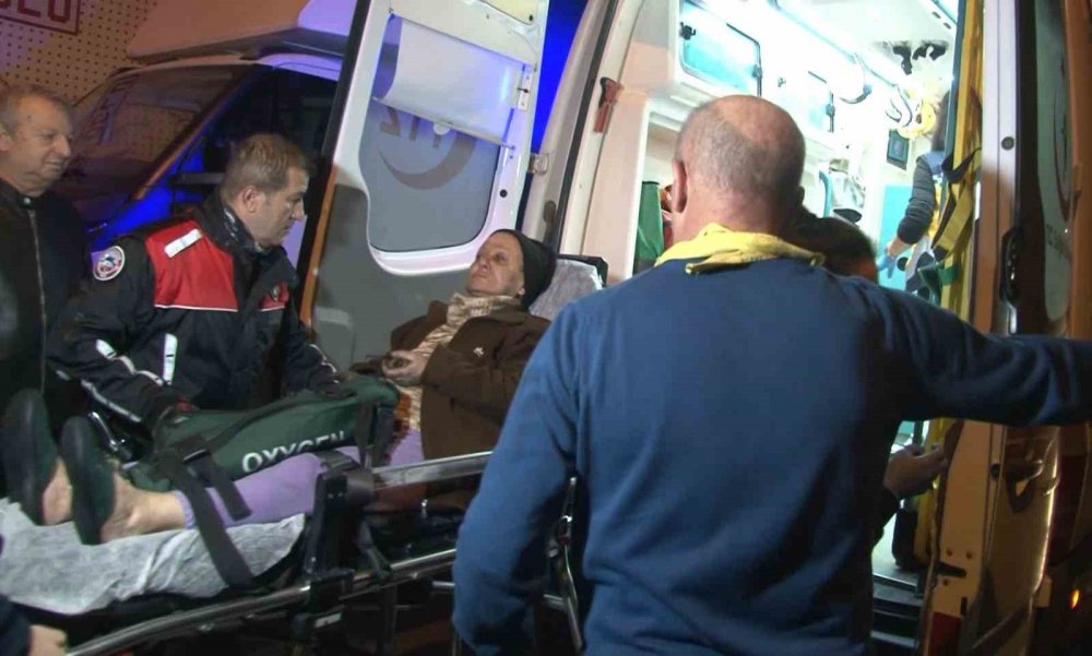 Antalya'da yangın: Komşulan çocukları kurtardı