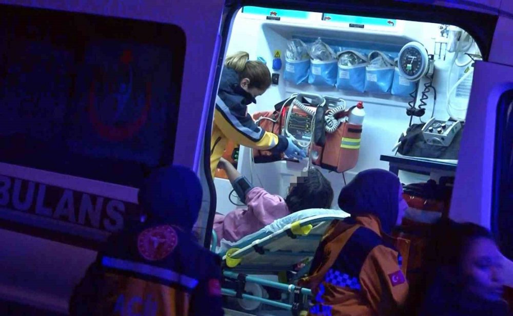 Antalya'da yangın: Komşulan çocukları kurtardı