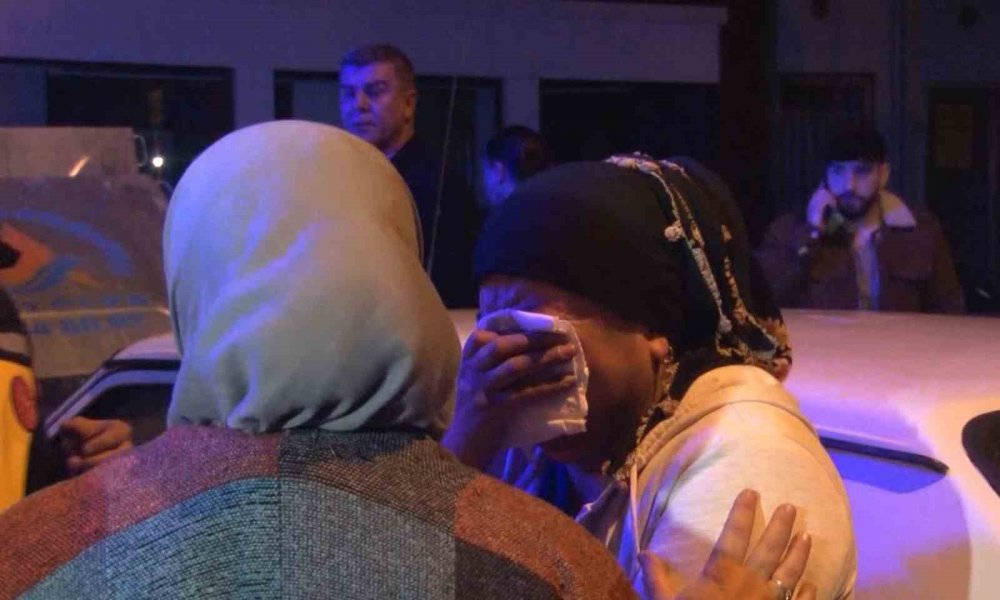 Antalya'da yangın: Komşulan çocukları kurtardı